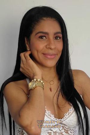 205734 - Yohana Age: 41 - Colombia