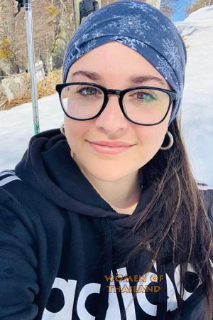 224290 - Betiana Age: 29 - Argentina